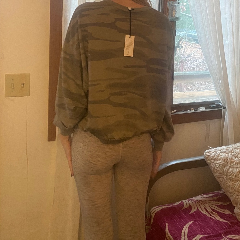 z- supply sweatshirt - Picture 3 of 4